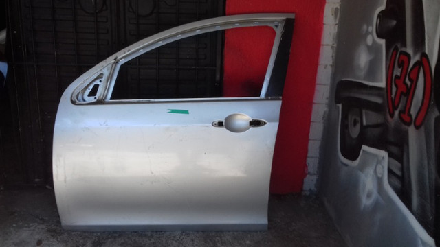 Porta dianteira esquerda Jac J3