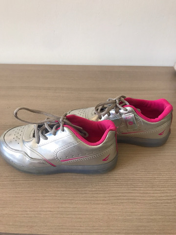 tenis de led com carregador