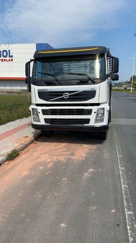 CAMINHÃO VOLVO FM 440 6X4
