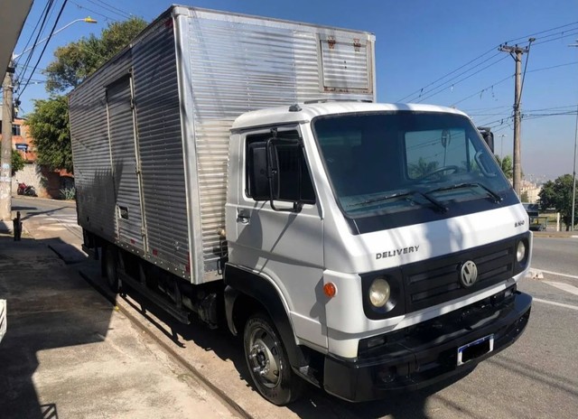 VOLKSWAGEN 8.160 2015