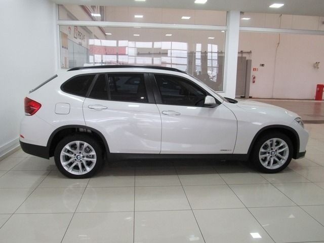 BMW    X1 2.0 16V BRANCO    2015