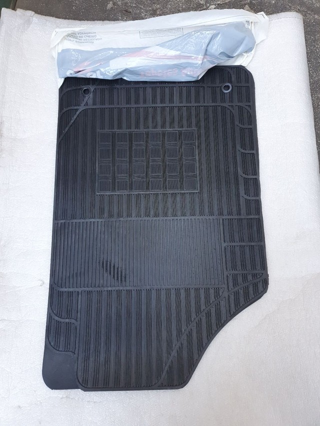 Saveiro g6 g7 g8 jogo de tapetes novos  - Foto 3