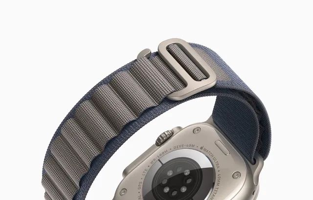 Apple Watch Ultra 2 GPS + Cellular • Caixa de titânio – 49 mm • Pulseira  Oceano azul