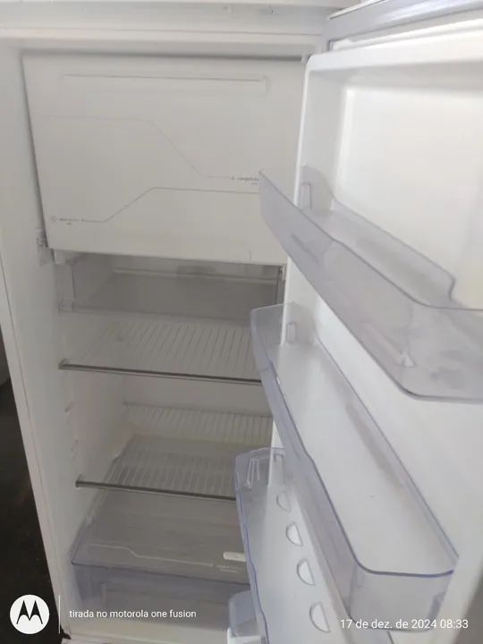 REFRIGERADOR ELECTROLUX RFE 39 FROST FREE  - Foto 3