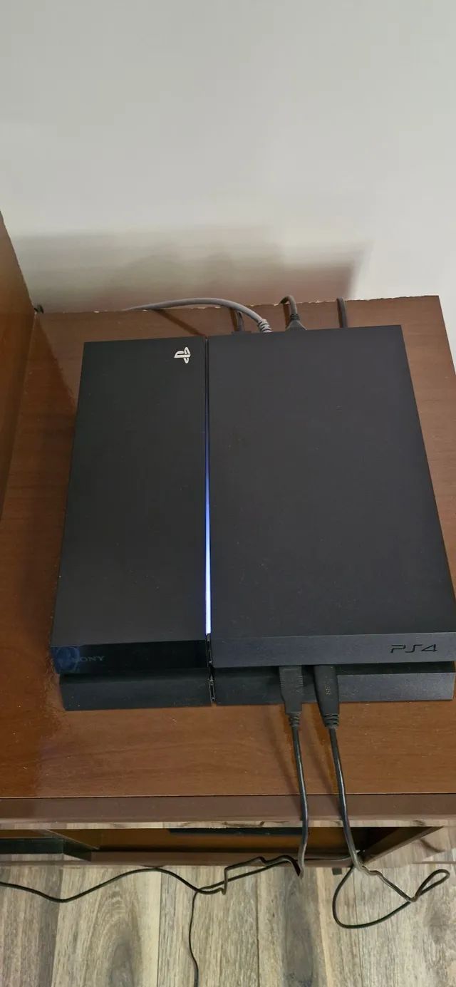 Playstation 4 mais 2 controles e jogos originais em mídia física  - Foto 5