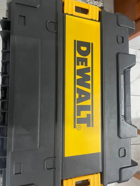 Chave de impacto Dewalt nova a bateria  - Foto 4