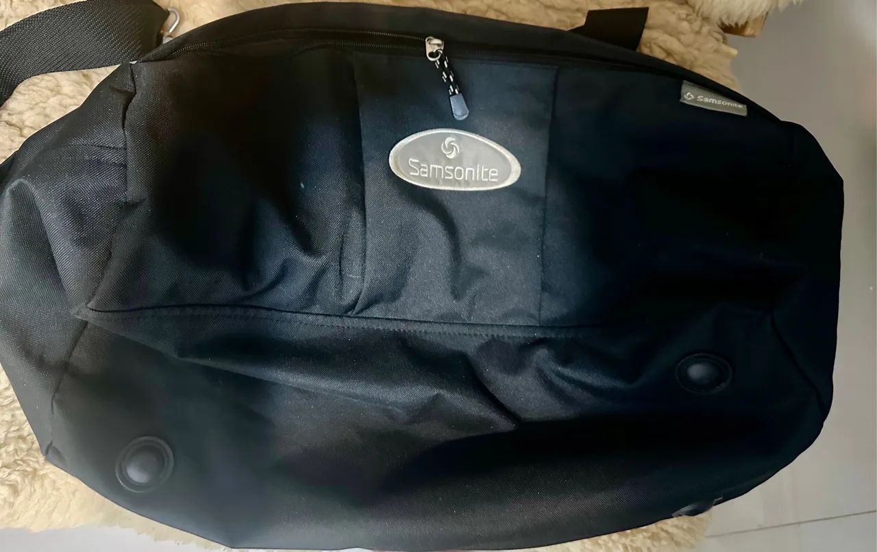 Bolsa samsonite original comprada em Londres pouco uso. 