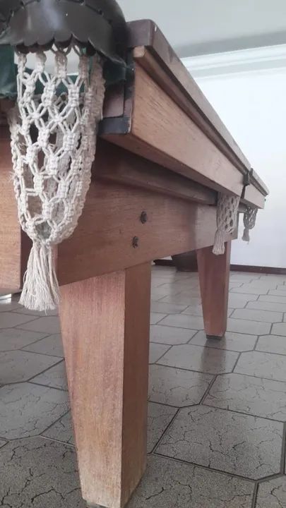Mesa de Bilhar Semi Profissional Completa Com Tacos e Bolas de Marfim Pouco Usada - Foto 2