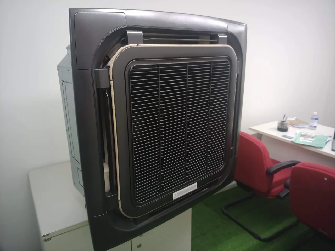 Cassete Elgin 61.000 BTUs 220v trifásico