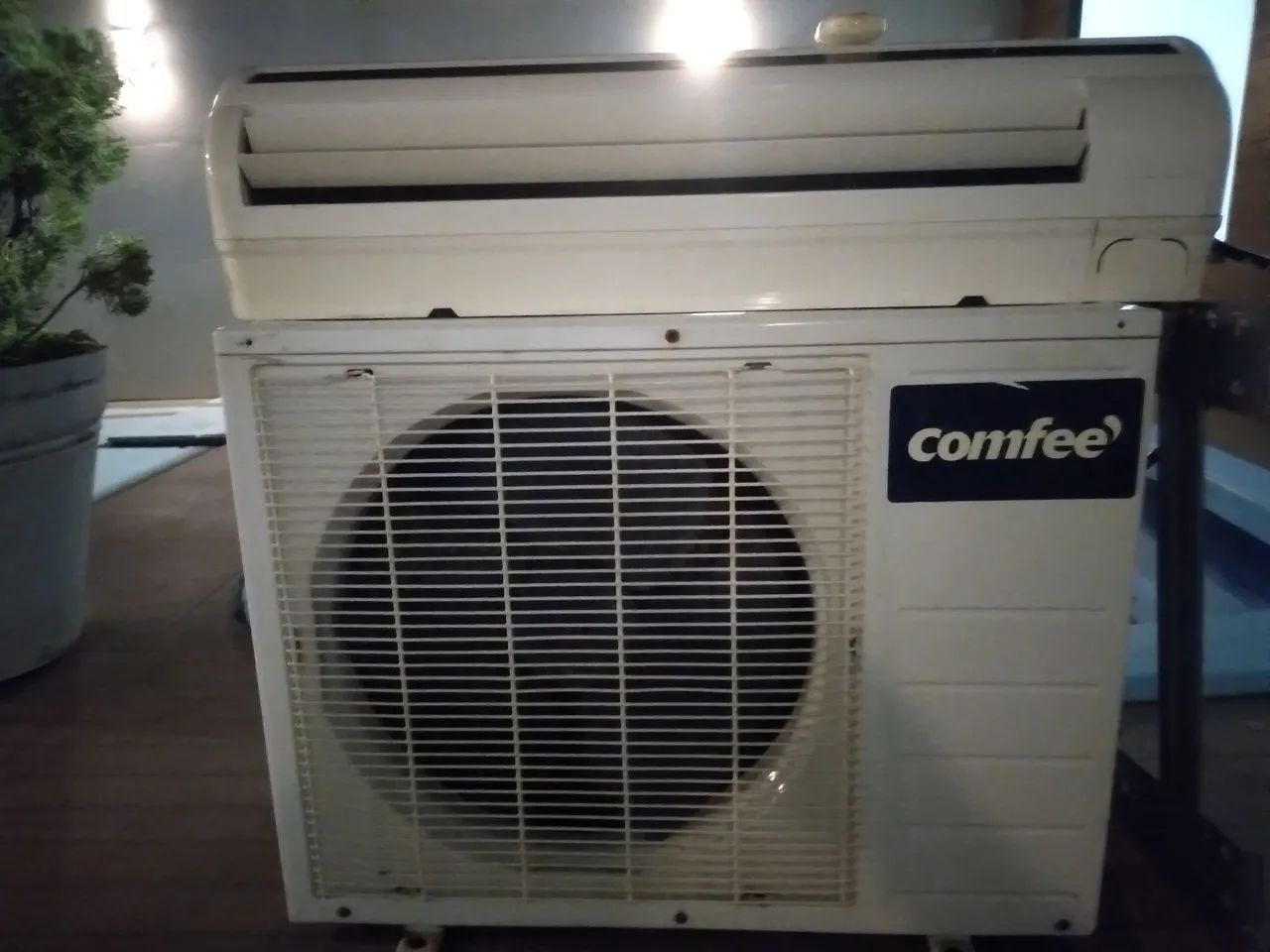 Ar 12 mil btus top.vendendo porque comprei inverter já está com gaz recolhido. - Foto 2