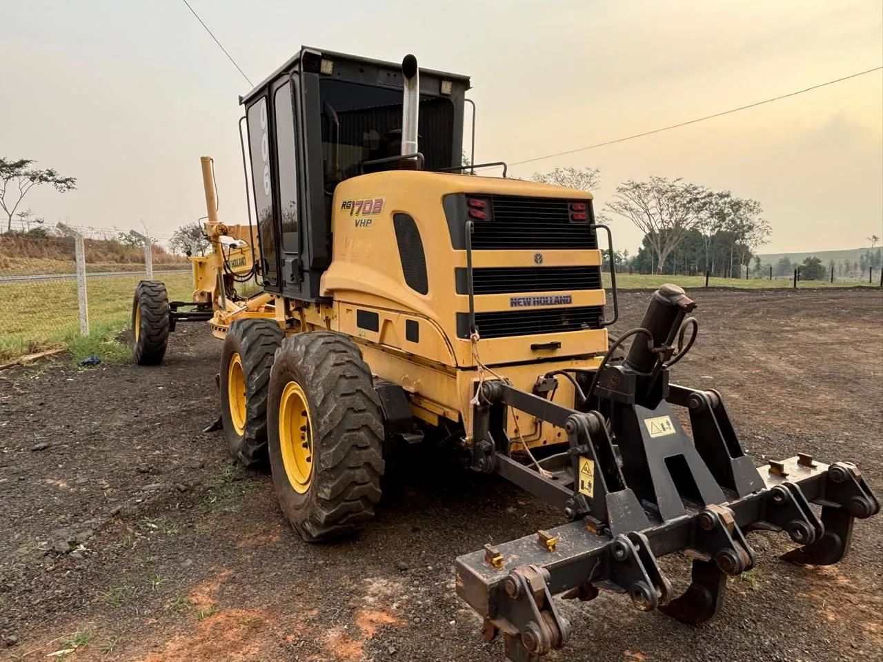 Motoniveladora NEW HOLAND RG 170 - Foto 4