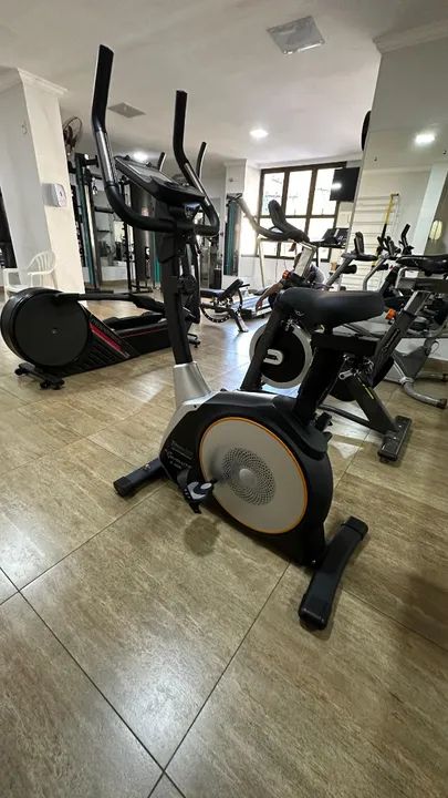 C DF -Bicicleta Ergométrica Vertical - Bicicleta Vertical