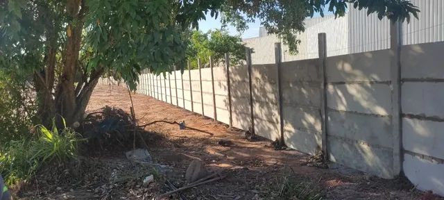 Muro de placa premoldado de  concreto e ferragem