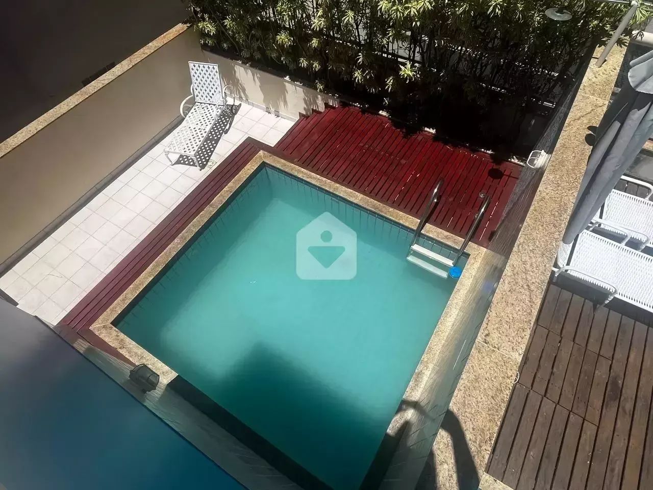 Cobertura - Rua tranquila - Com Terraço e Piscina - Foto 3