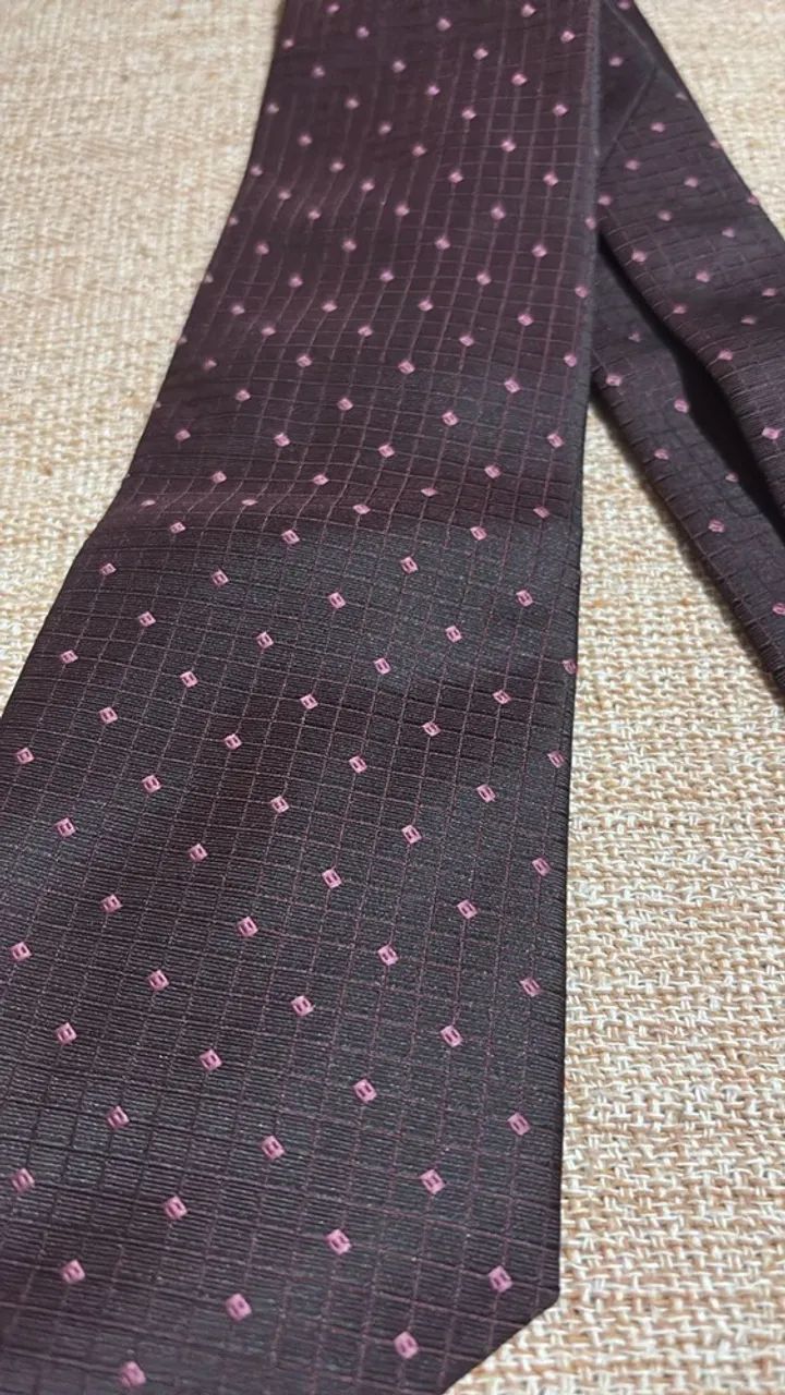 Gravata vinho com pontos rosa Marca: TNG  - Foto 4