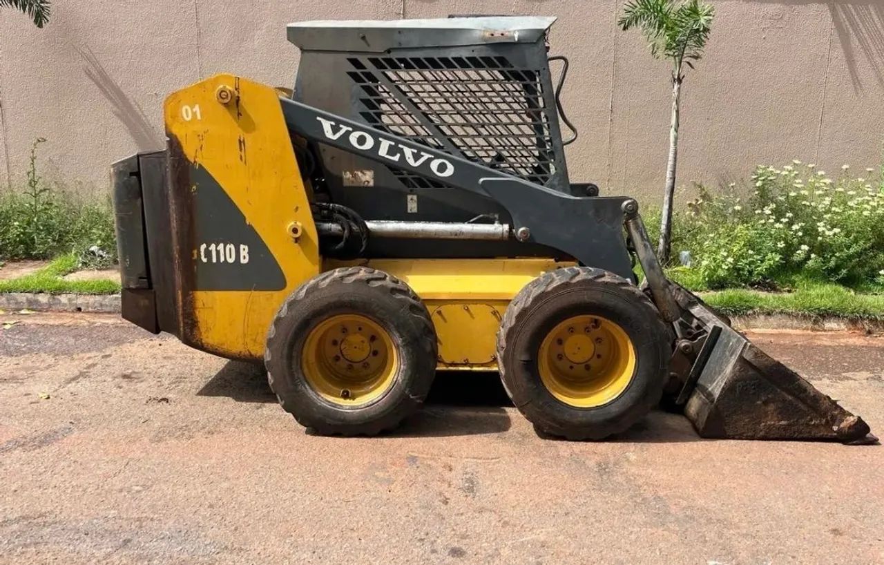 Volvo L110B - Mini Carregadeira - Foto 2