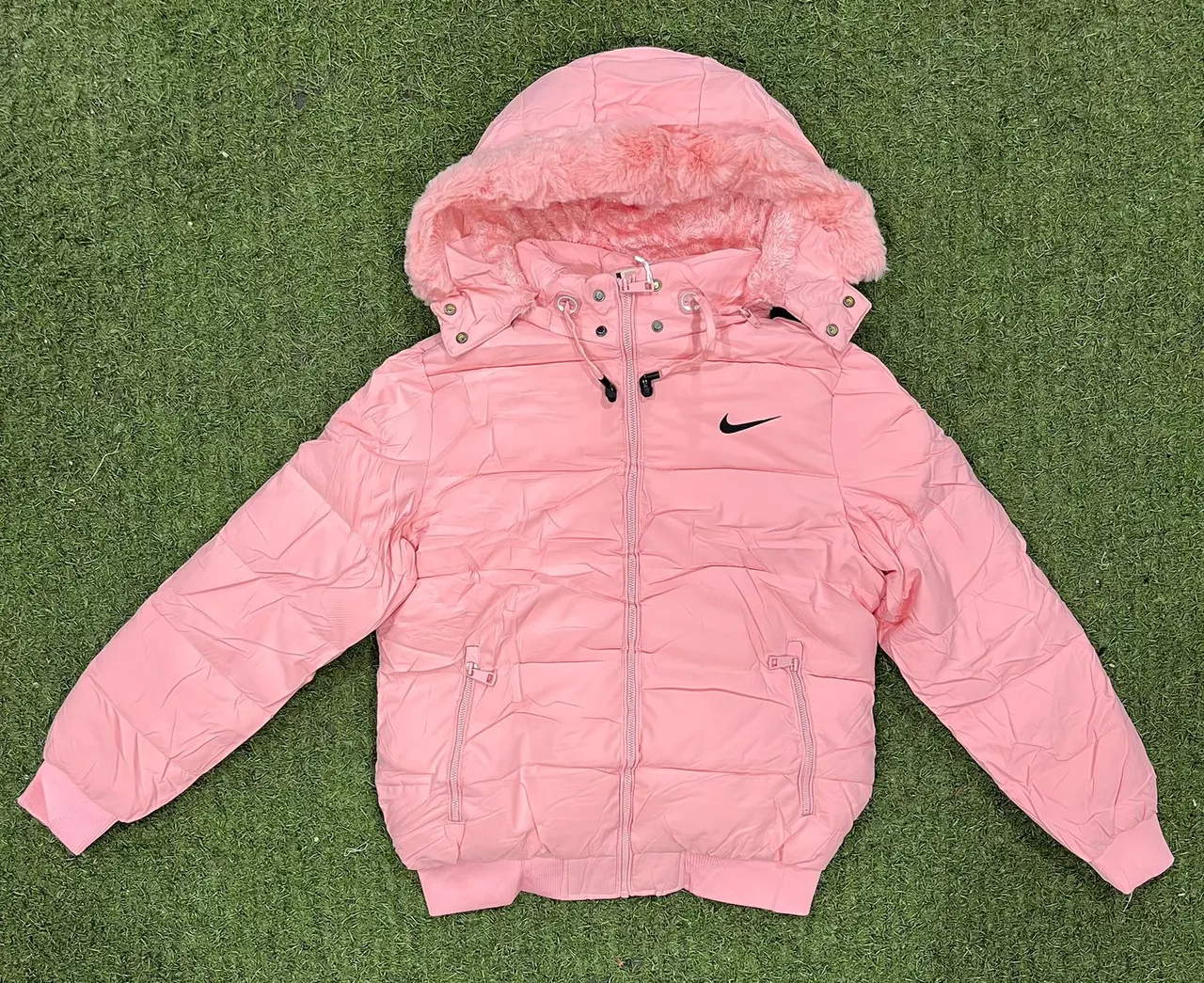 Jaqueta Nike Rosa com Capuz de Pele