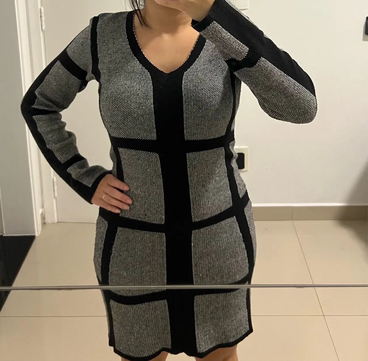 Vestido tricot preto e cinza xadrez