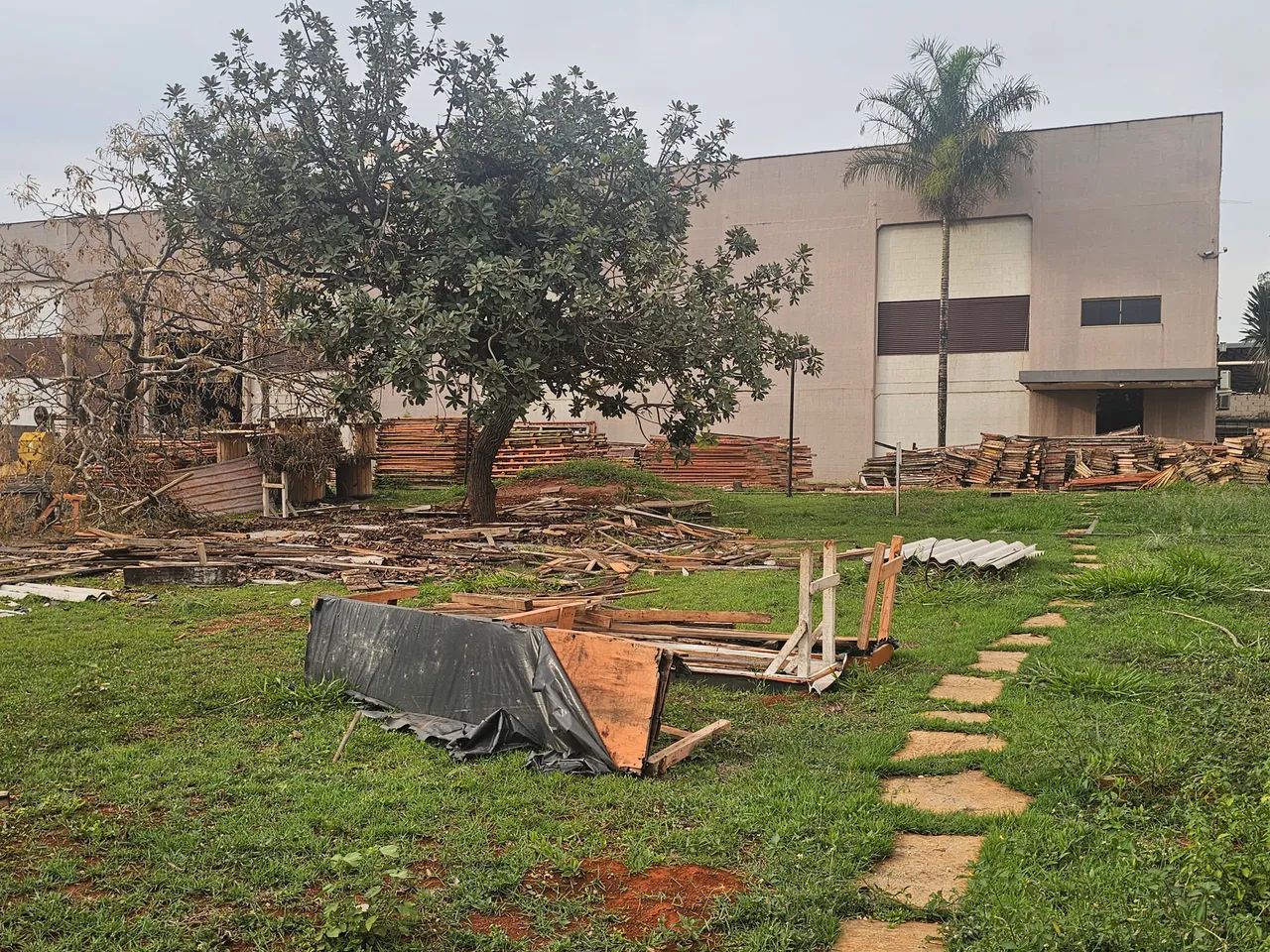 Galpão Logístico, Comercial, Institucional, Industrial 1650 m² com 2 portões de acesso par - Foto 9