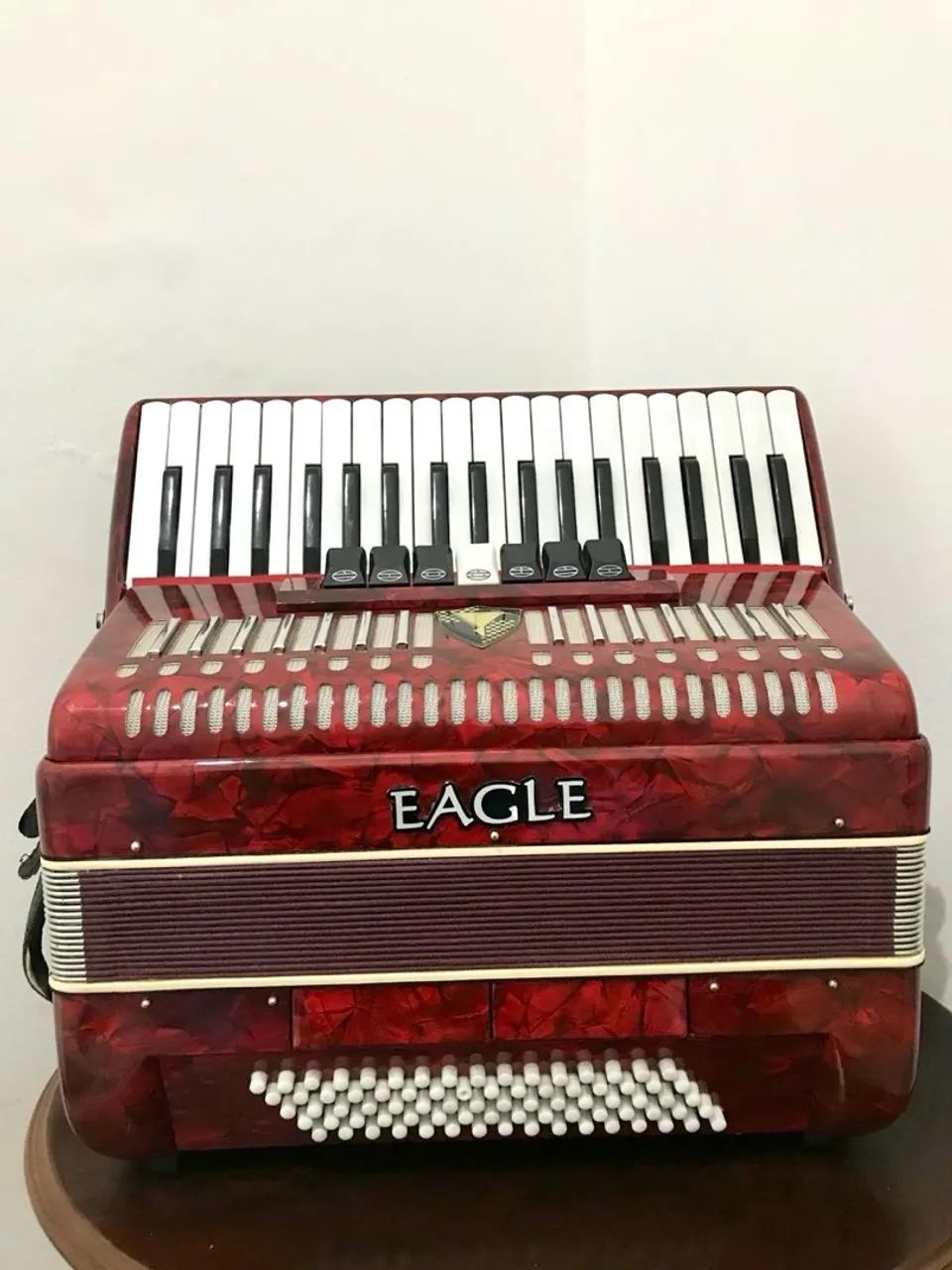 Acordeom Eagle 80 baixos com case - Foto 3