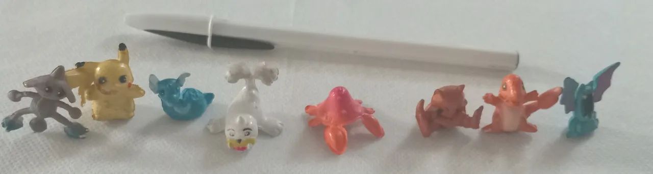 8 mini Pokémon ( de máquina)  LER ANÚNCIO  - Foto 3