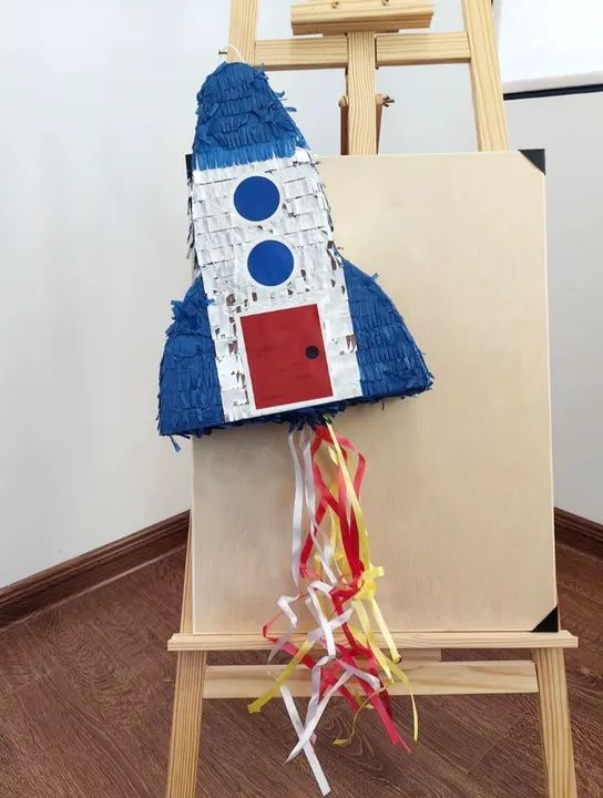 Foguete Piñata para festa infantil Astronauta - Foto 6