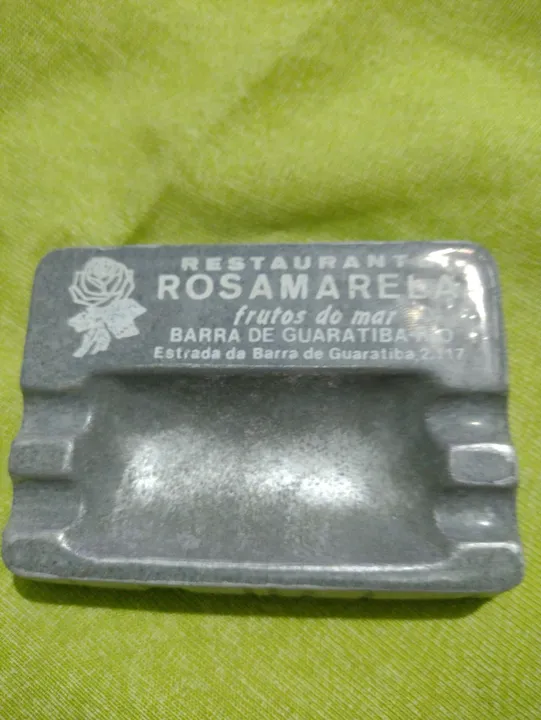 Um cinzeiro antigo