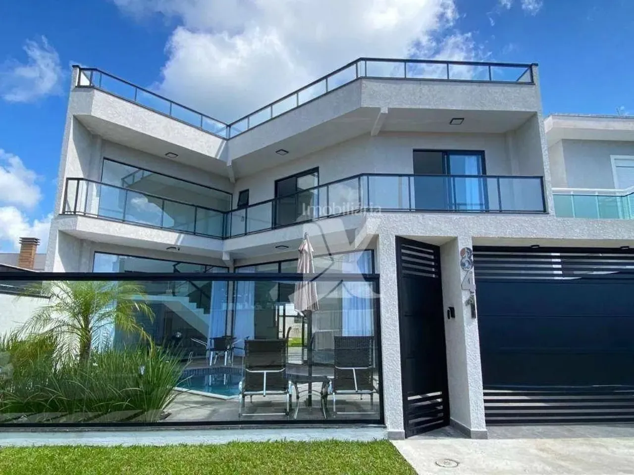 Casa com piscina e 5 suítes, 300 m² - venda por R$ 2.780.000 ou aluguel por R$ 2.900/dia -