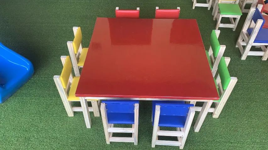 Mesa infantil com 8 lugares para crianças  - Foto 3