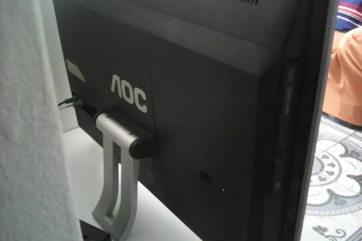 All In One Aoc Evo M92e 18.5 Prateado (Usado) - Foto 5