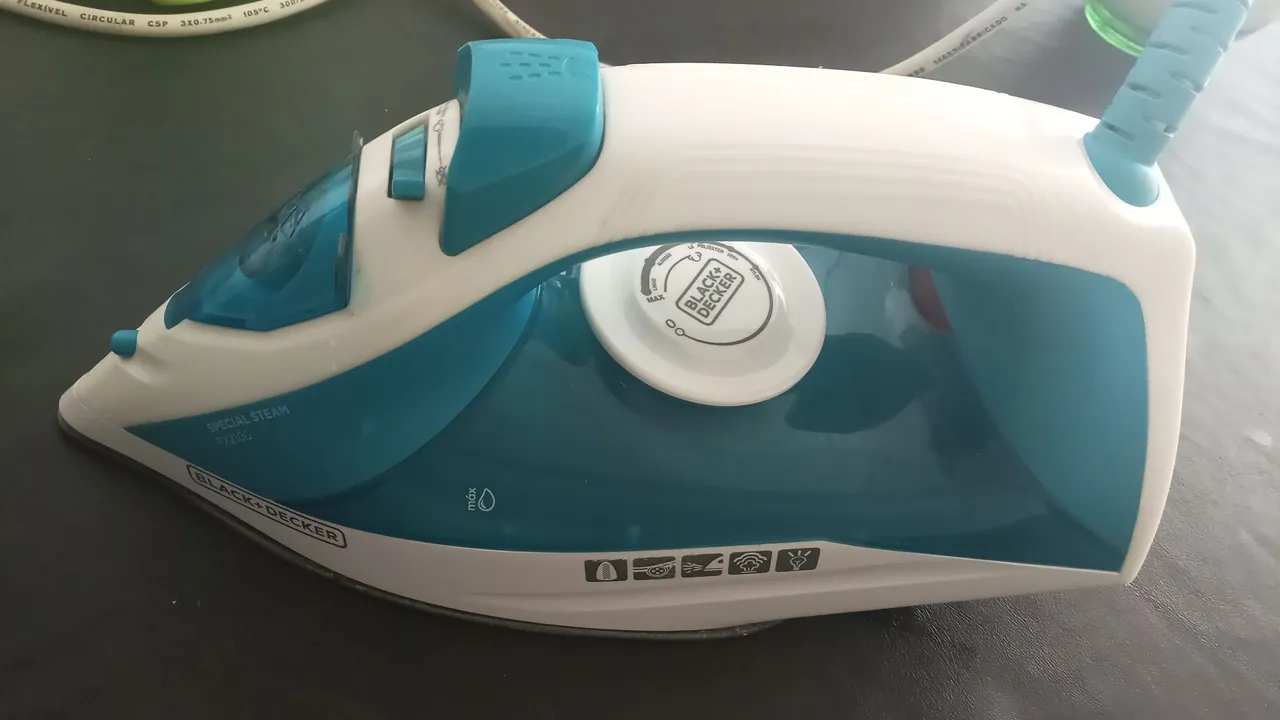 Ferro de Passar Black+Decker Special Steam
