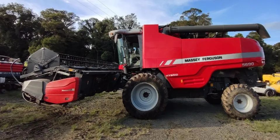 Colheitadeira Massey Ferguson - MF5690, Hydro. Fabricação 2018