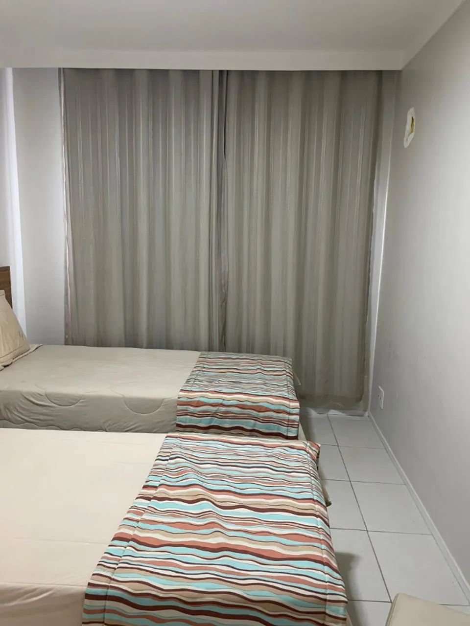 Apto com dois quartos sendo um suíte - Porto das Dunas -72m² - Foto 3