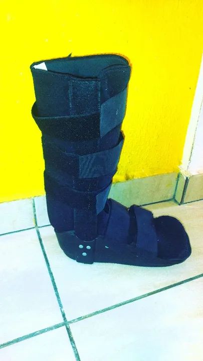 Bota ortopédica preta 