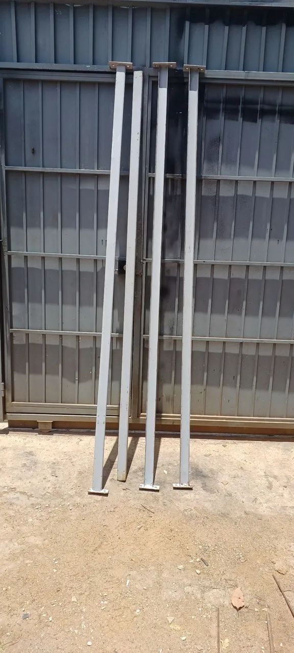 VIGAS U DE 2 POLEGADAS COM CHAPAS FURADAS PARA FIXAÇÃO NAS 2 PONTAS /// R$35,00 CADA PEÇA 
