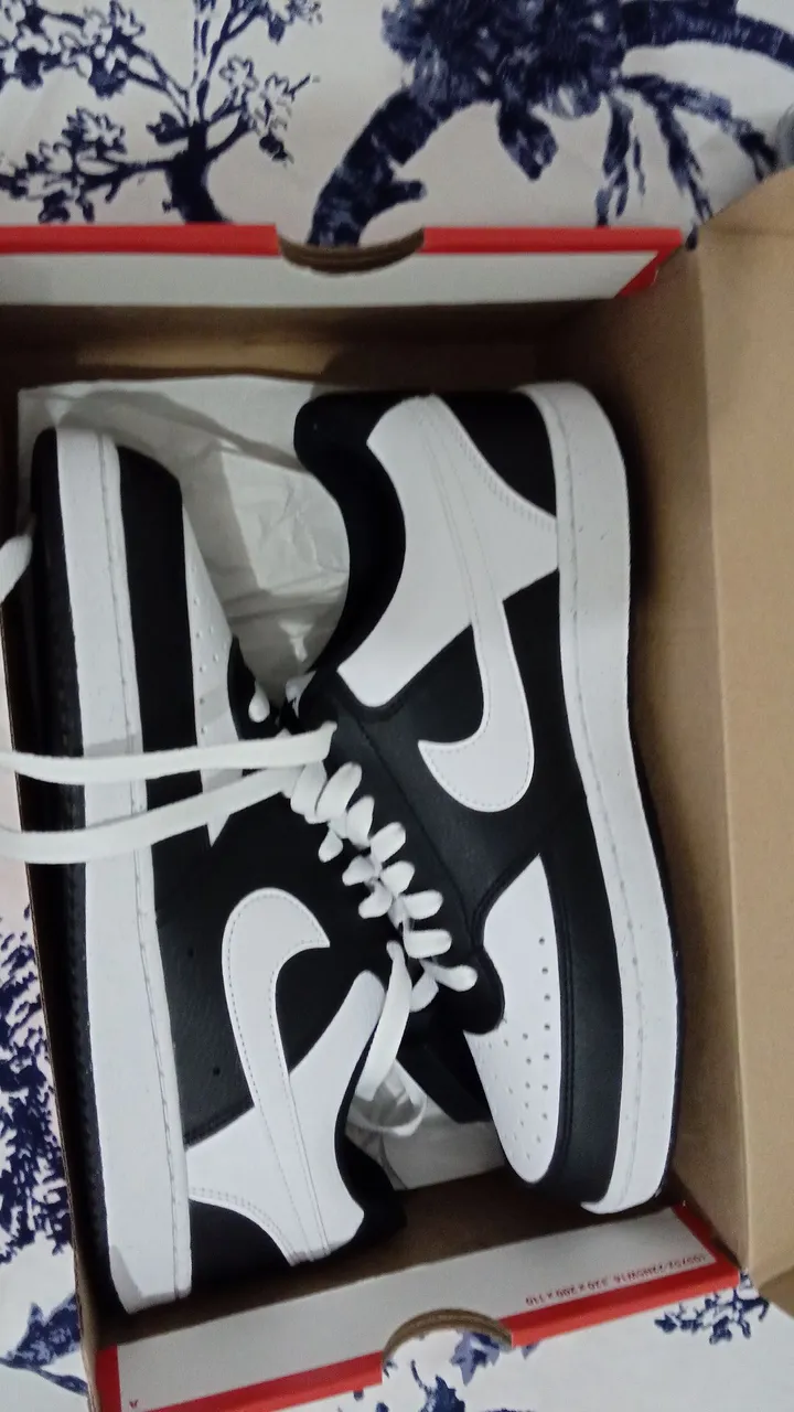Air Force 1 Black and White