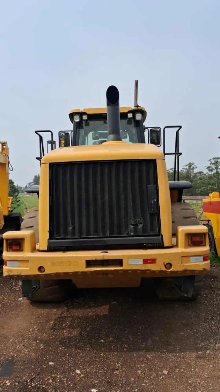 Pá Carregadeira Caterpillar 966H ano 2012