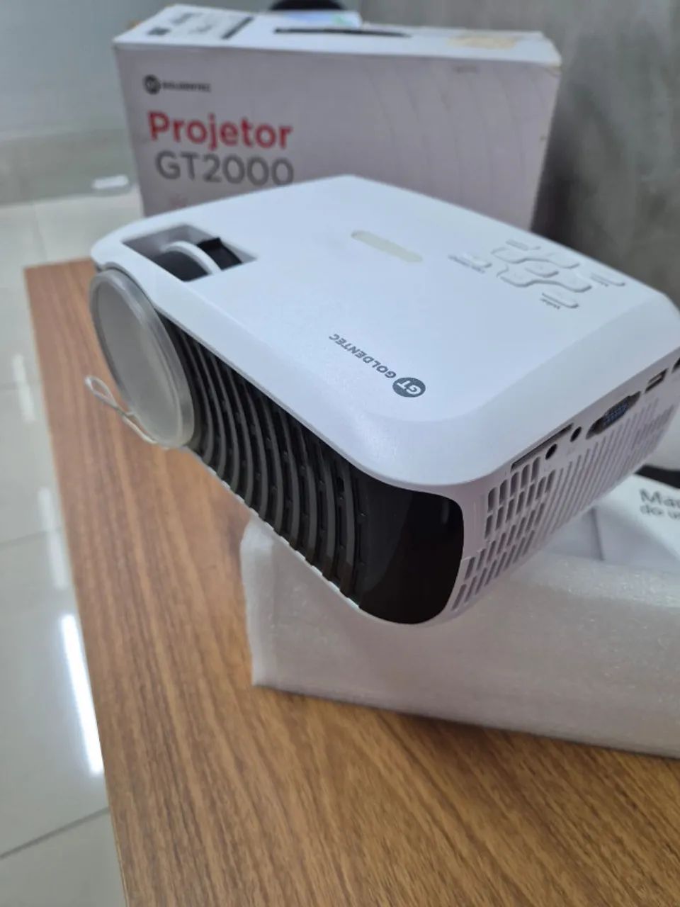 Projetor Goldentec Gt2000 Hd 720p Led 2000 Lumens