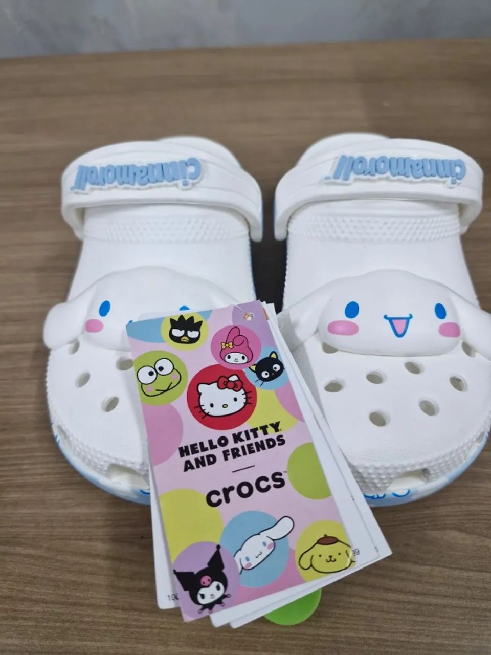 Sandália Crocs Cinnamoroll Classic Clog Infantil - Foto 4
