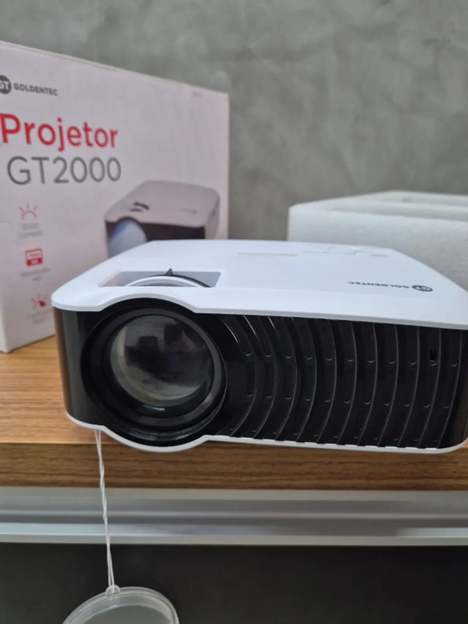Projetor Goldentec Gt2000 Hd 720p Led 2000 Lumens - Foto 2