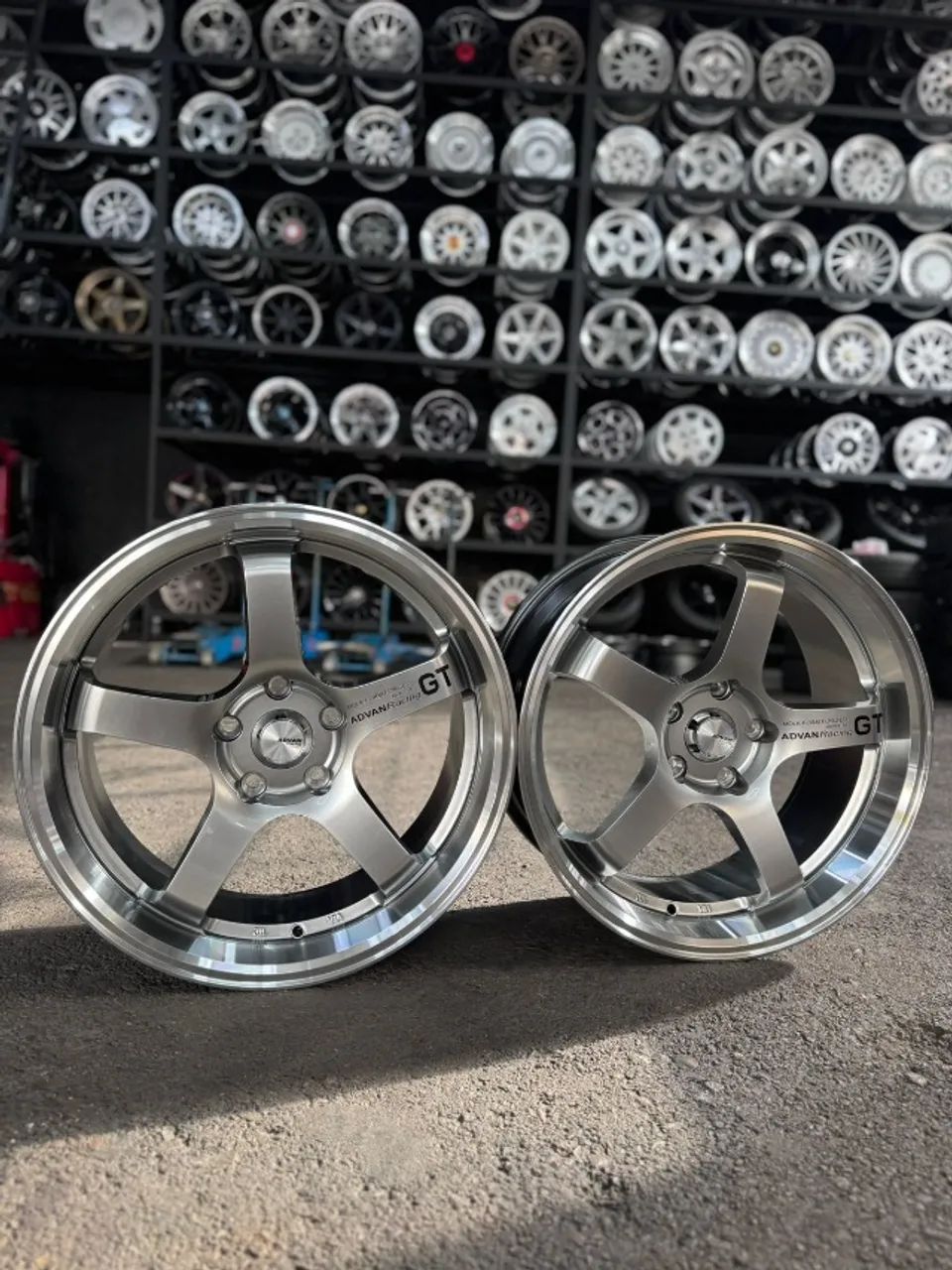 rodas Advan GT Grafite aro 18 - Peças para carros, vans e