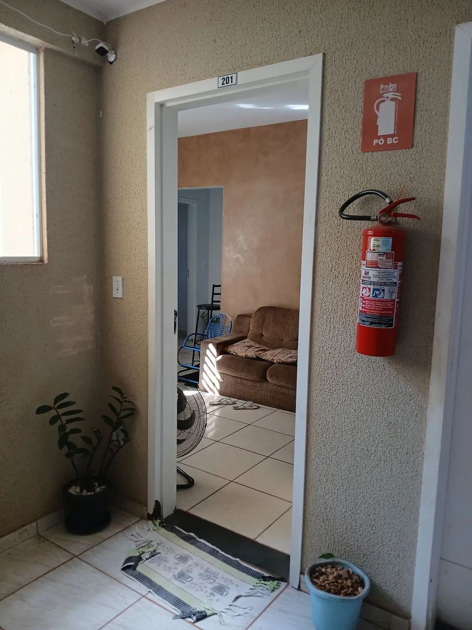 VENDO APARTAMENTO NA REGIÃO NORTE DE PALMAS 2/4 SEMI NOVO