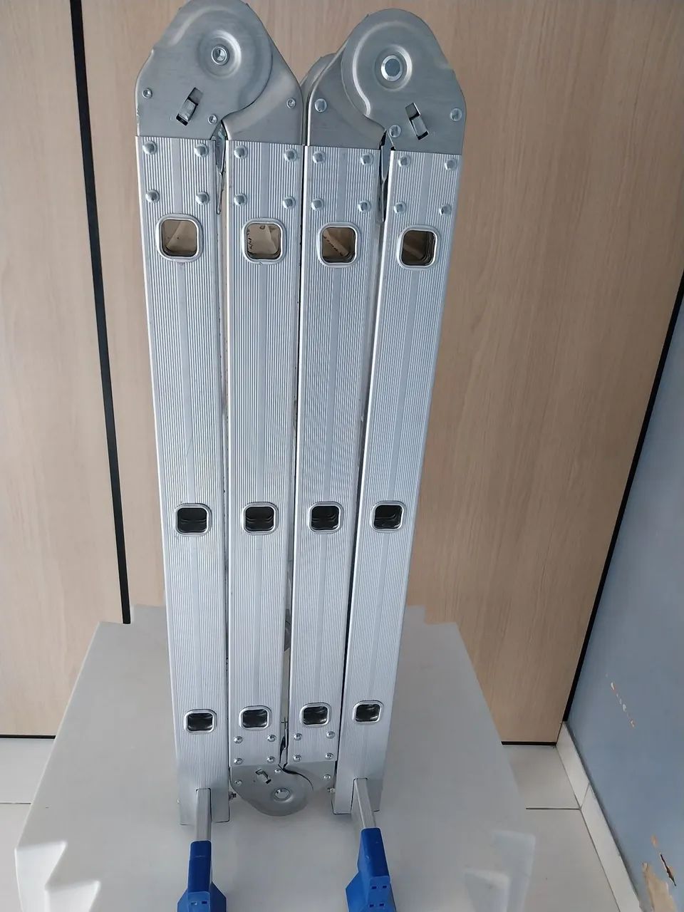 Escada64840820343297123