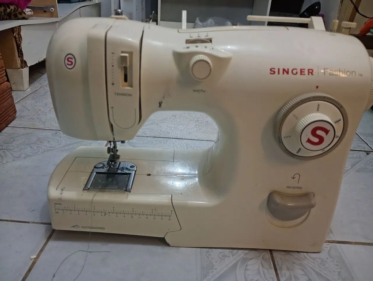 Máquina de costura 64840776930819122