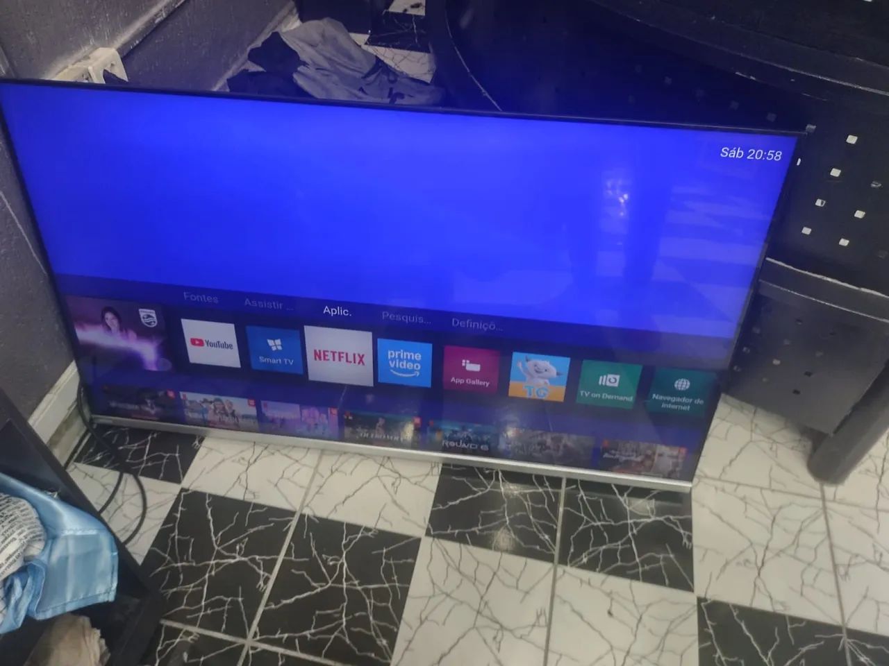 Vendo smartv  Philips 50polegadas 4k  borda infinita  - Foto 2