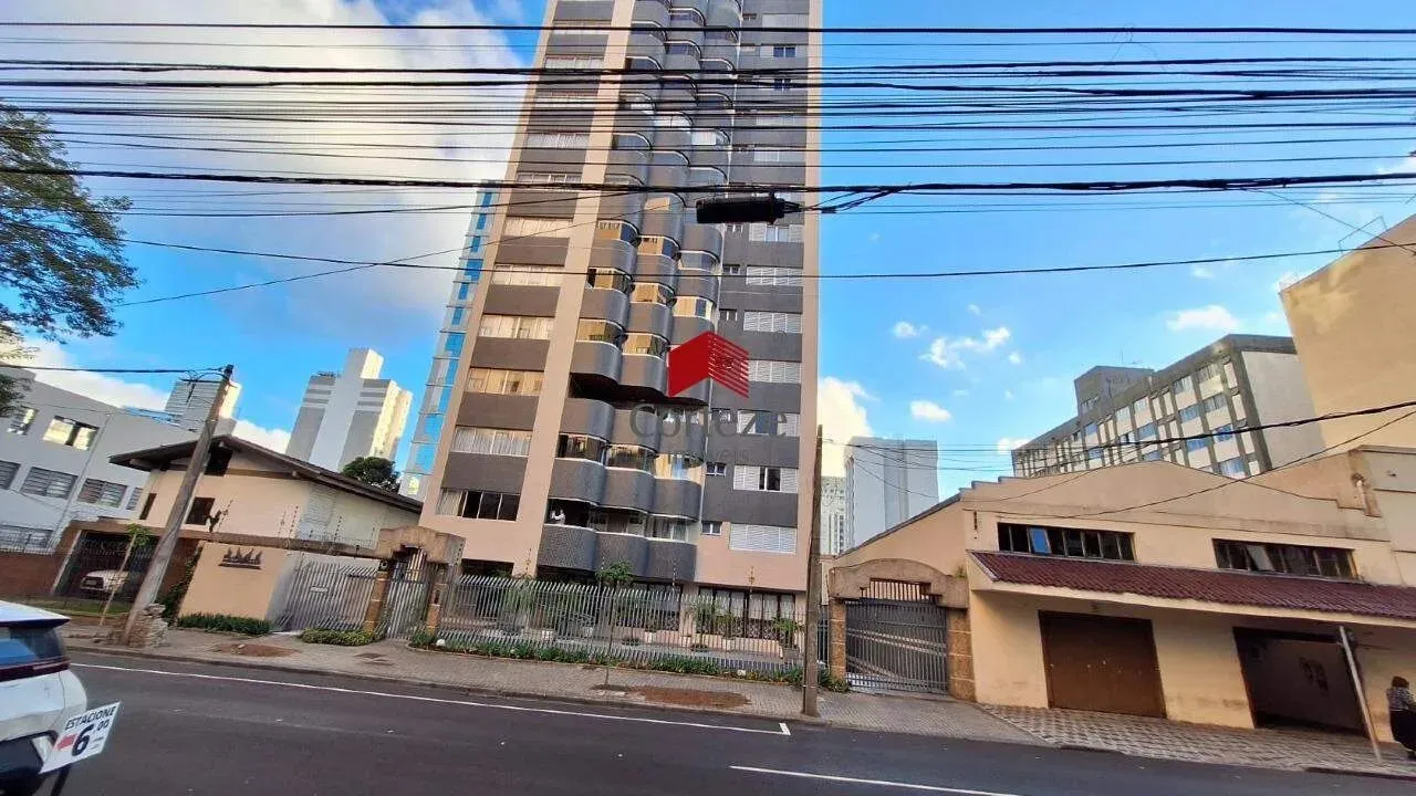Apartamento com 217,38m² 3 quartos, para aluguel, no bairro Centro em Curitiba