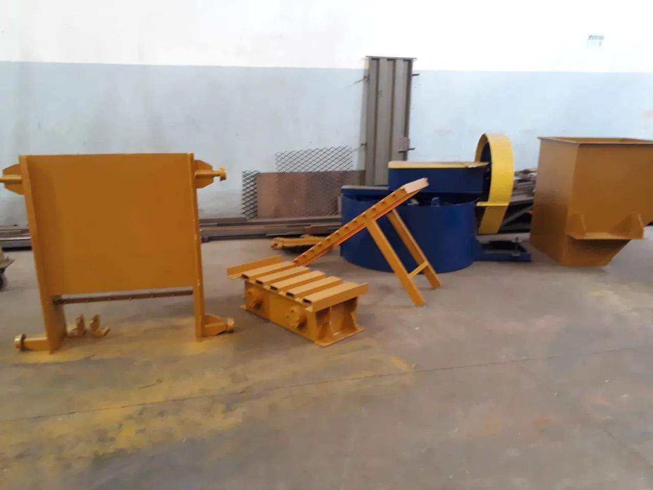 Máquina de Blocos de Concreto hidráulica nova - Foto 4