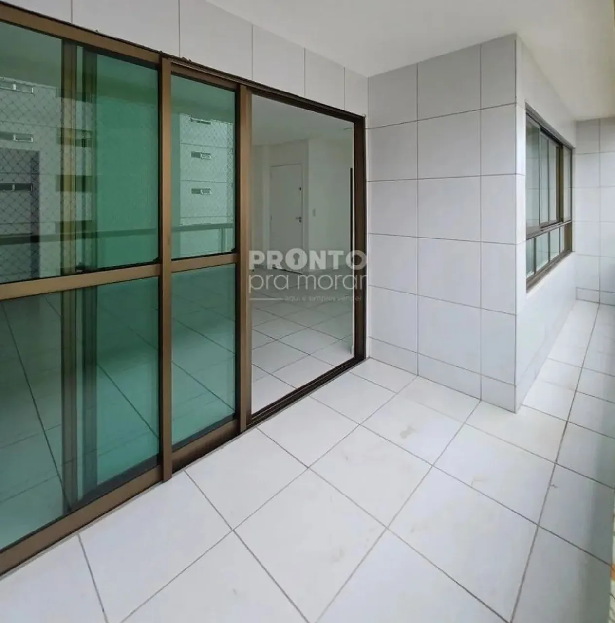 ESPINHEIRO, 125 M², VARANDA, 4 QUARTOS, SENDO 2 SUÍTES, 3 WCS, 2 VAGAS.