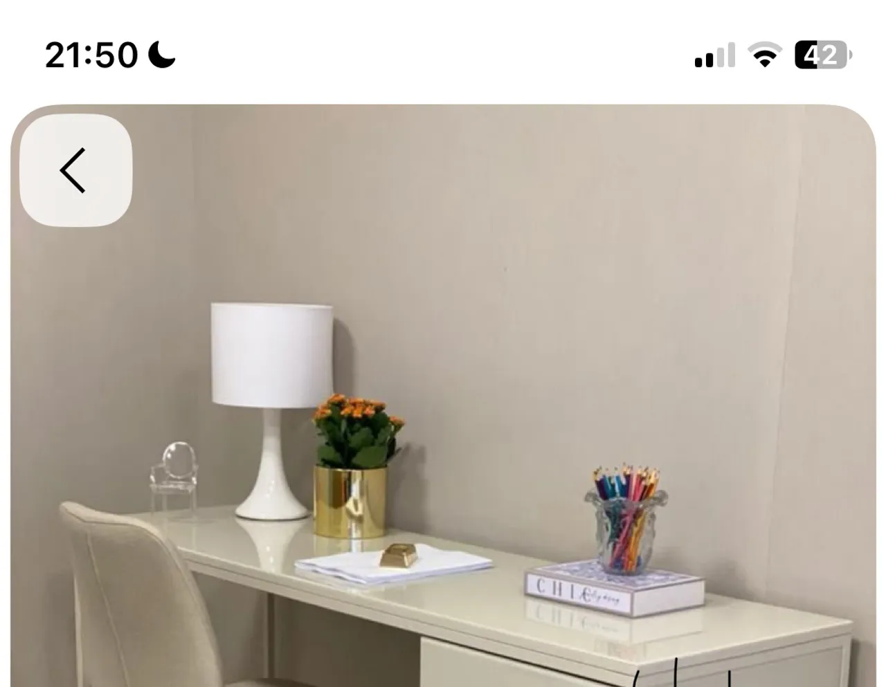 Escrivaninha branca moderna