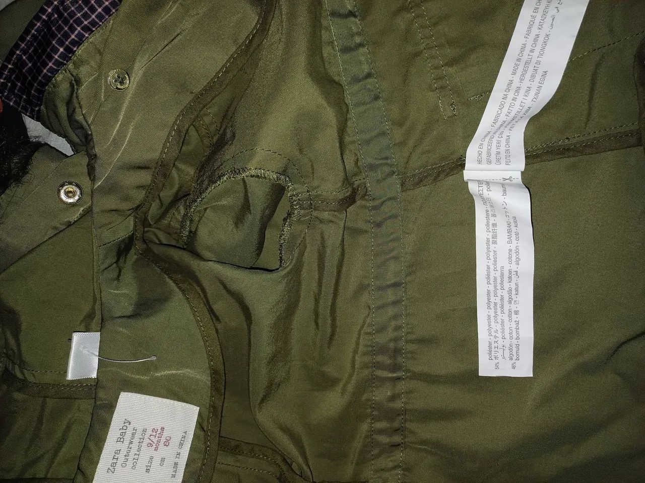 Casaco infantil verde com capuz de pele semi-novo - Foto 4